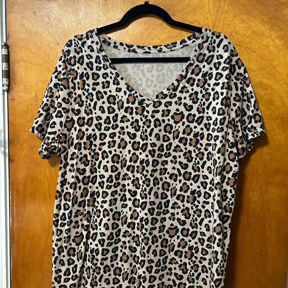 Leopard Print Short Sleeve Top